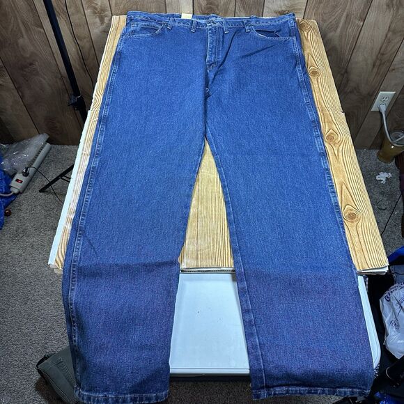 NEW Wrangler Men’s 48x36 Jeans Rugged Wear Regular Fit Relaxed Medium Wash - Picture 15 of 16